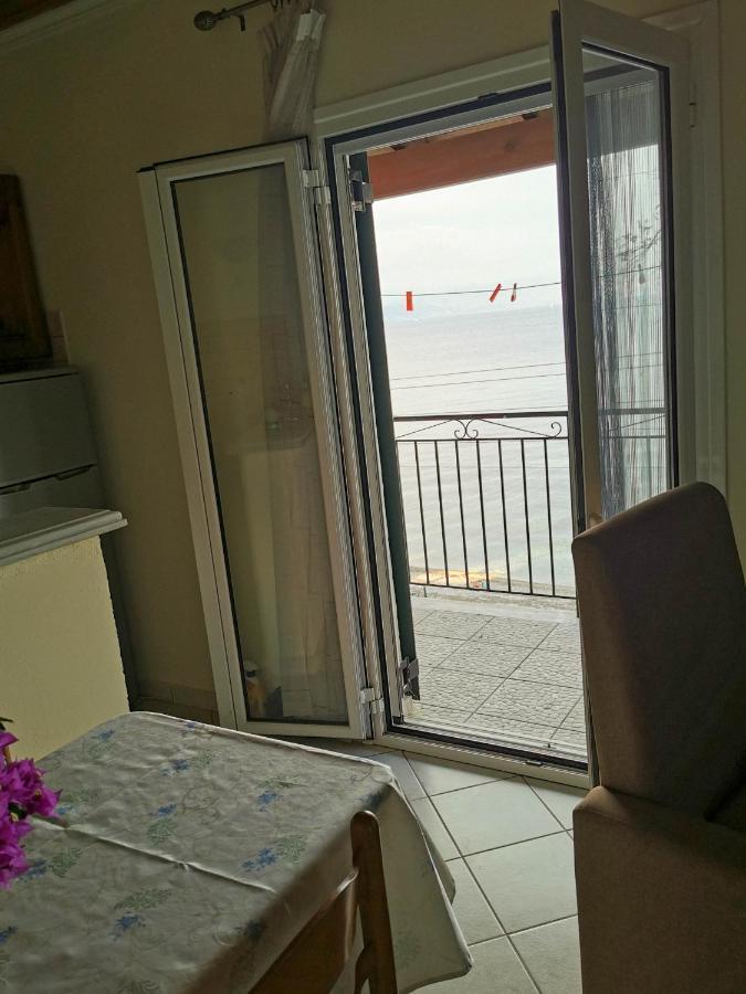 Marina Daire Perama  Dış mekan fotoğraf